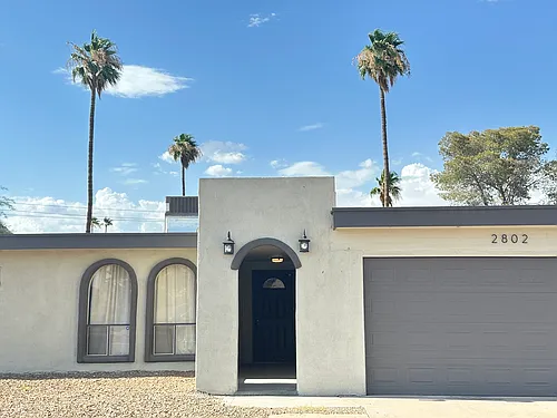 2802 E Dahlia Dr Photo 1