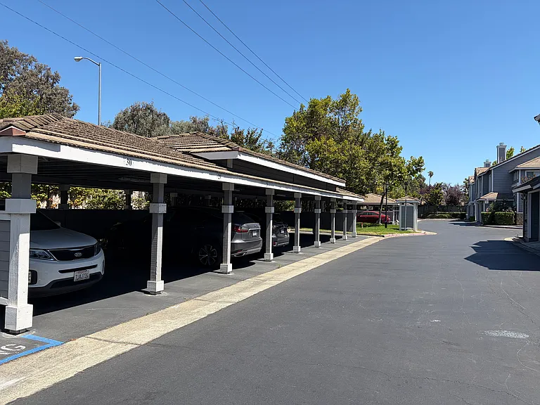 5740 Caprice Cmn — Photo 24