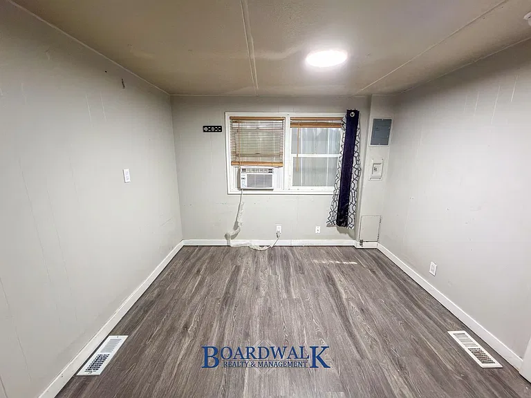 155 W State St #3 — Photo 18