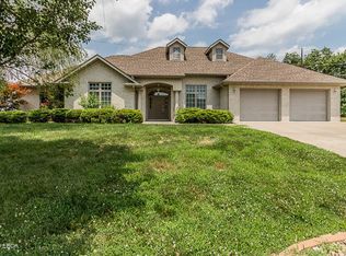 2702 Turnberry Dr, Marion, IL 62959