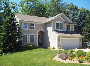 2477 Carrington Rd NE, Grand Rapids, MI 49525