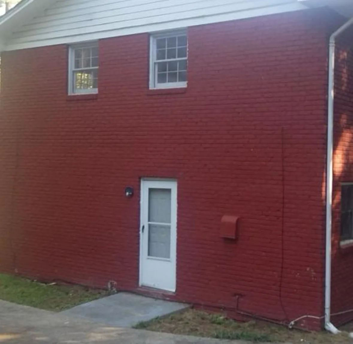 985 Smith St — Photo 2