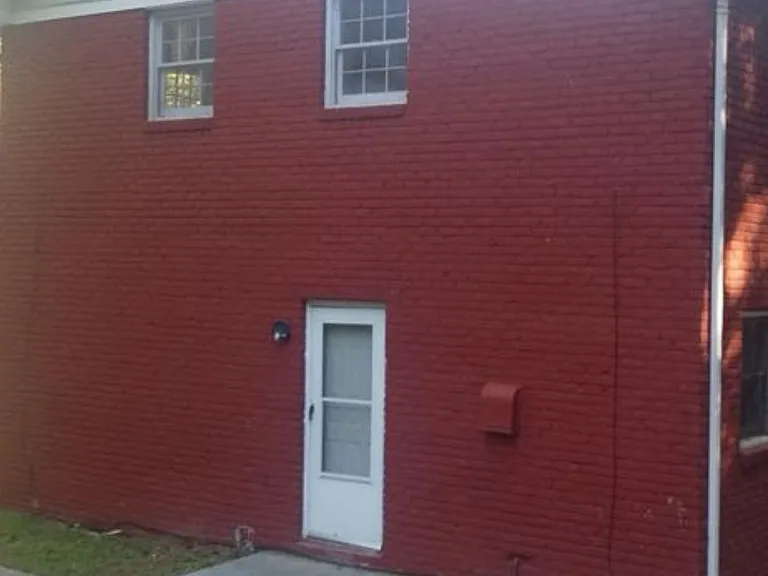 985 Smith St #1 — Photo 2