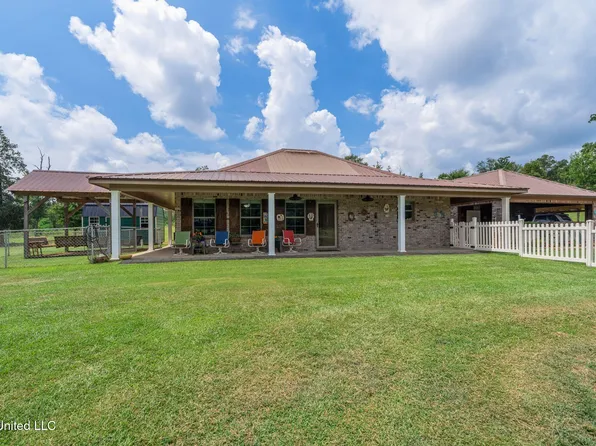 1030 Diane Cir, Summit, MS 39666