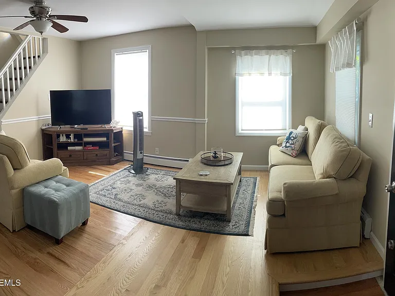 50 Steiner Ave — Photo 2