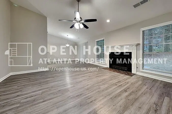 3 bed, 2.0 bath, 1579 sqft, $1,995 — Photo 3