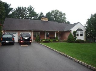 24 Kingwood Dr, Little Falls, NJ 07424