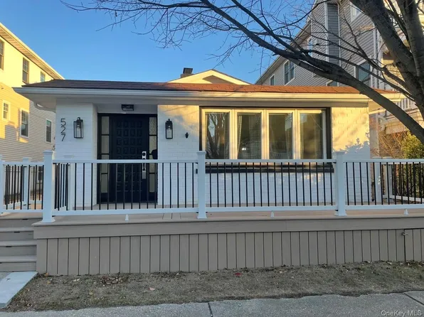 527 W Market St, Long Beach, NY 11561