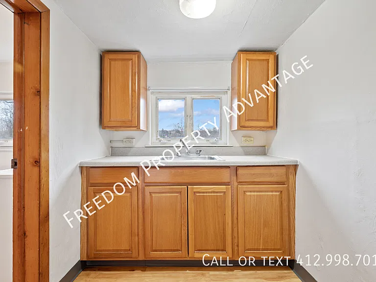 2047 Redrose Ave #2 — Photo 8