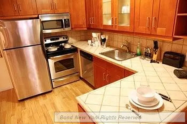 Rented by Bond New York | media 61