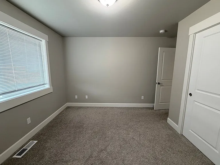 1508 N Western Ave — Photo 13