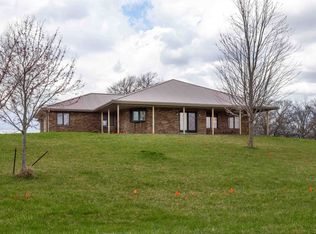 7869 Raphael Dr, Dubuque, IA 52003