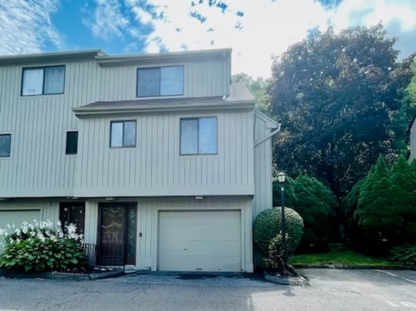 182 Concord Court #182, Beacon Falls, CT 06403