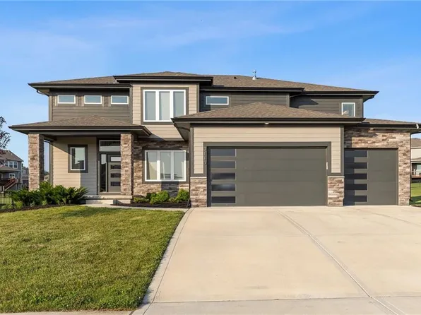 3113 SW Arboridge Dr, Lees Summit, MO 64081