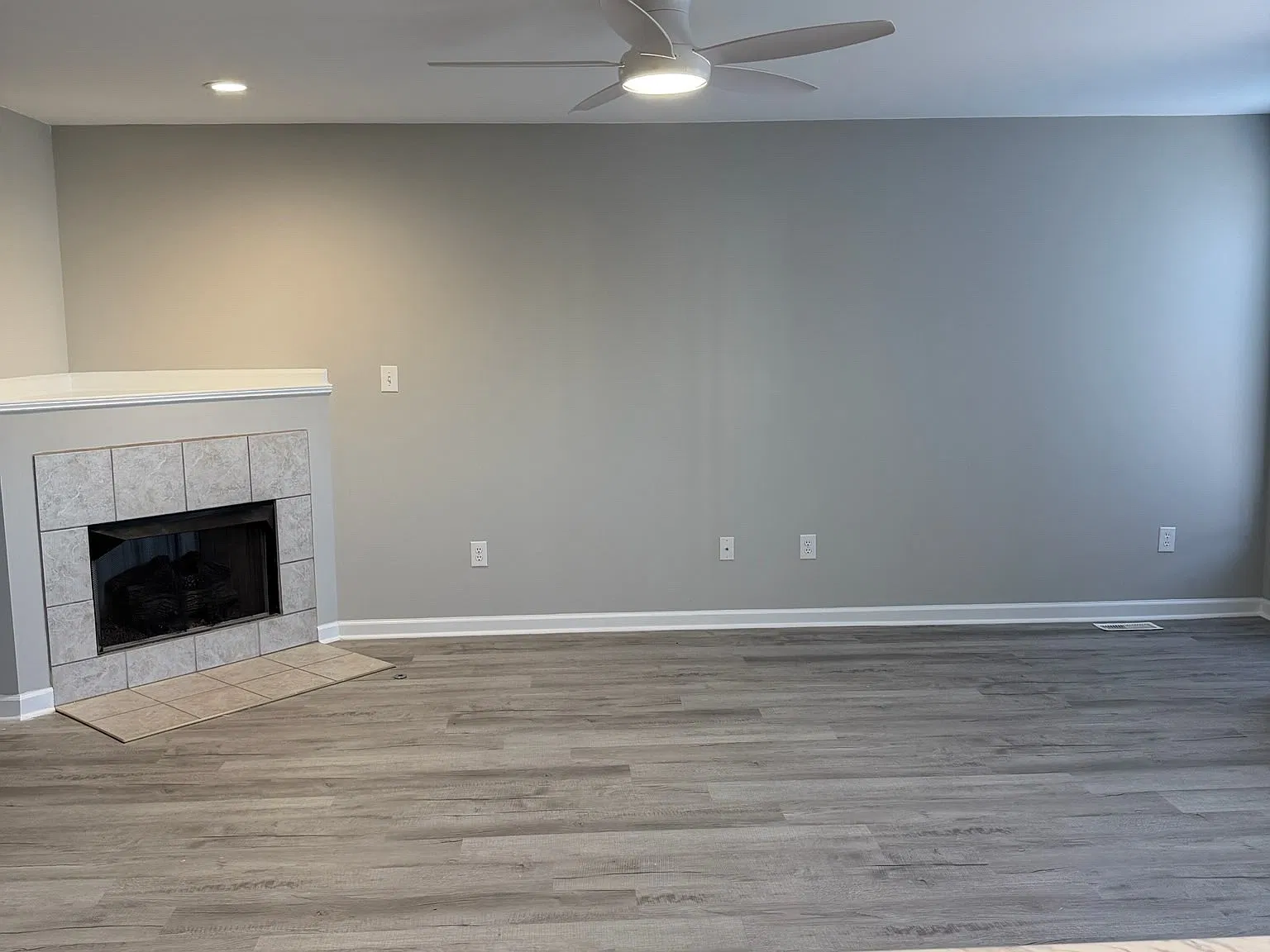 3 bed, 2.5 bath, 1634 sqft, $1,895 — Photo 2