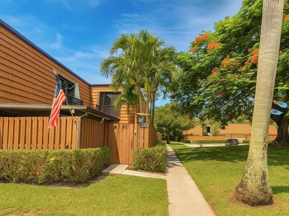 431 4th Lane, Greenacres, FL 33463