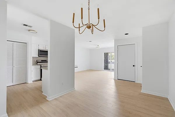470 S Main St #203 — Photo 3