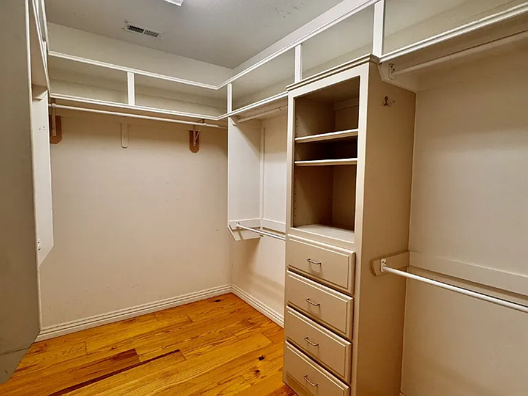 723 Lakeview Dr — Photo 16