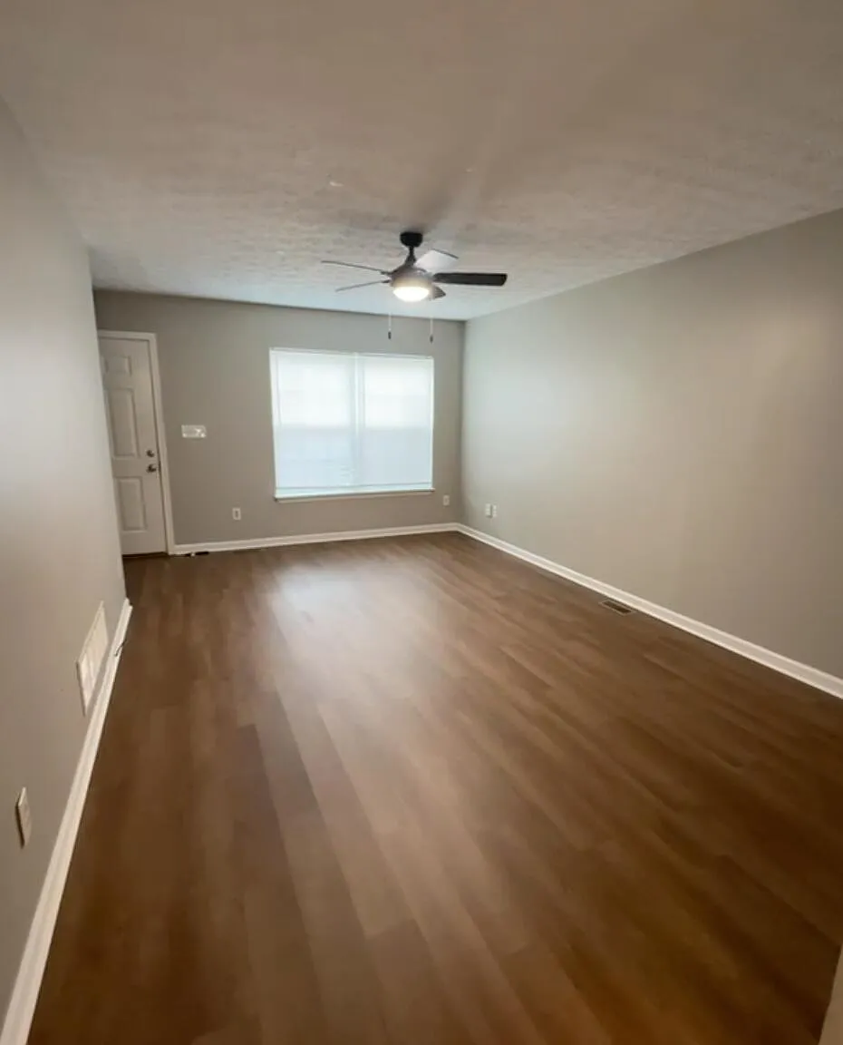 2 bed, 2.5 bath, 1088 sqft, $1,600 — Photo 3