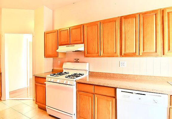 2nd image of 3427 Broadway #2A