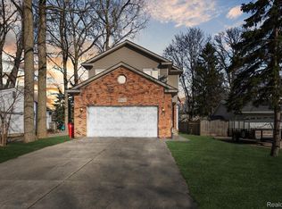 39434 Chart St, Harrison Township, MI 48045