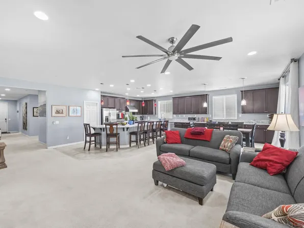 826 Genaro Dr, Perris, CA 92571
