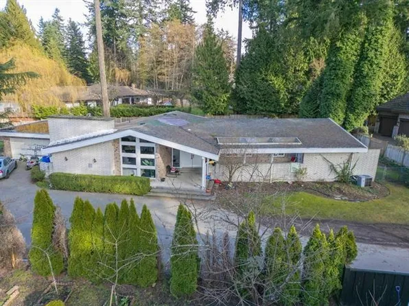 2644 140th St, Surrey, BC V4P 2C7