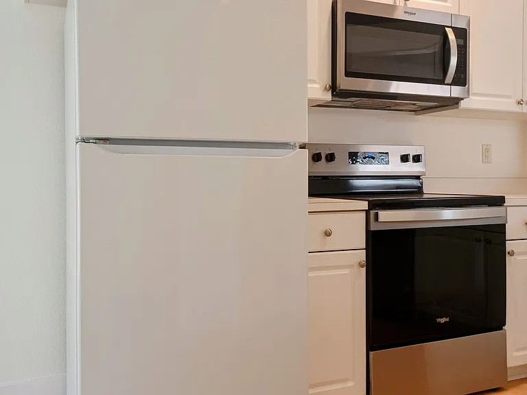 26734 Little John Ct #4 — Photo 3