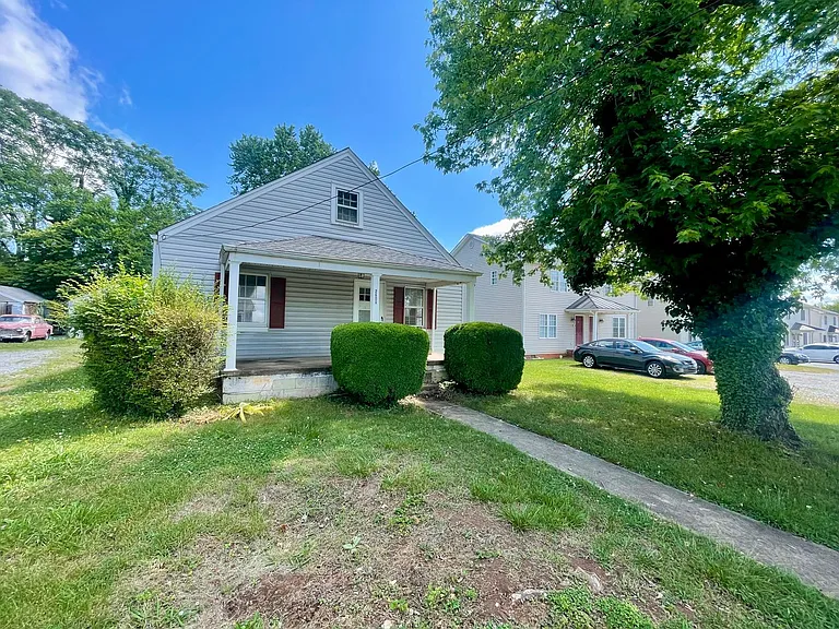 2600 Old Forest Rd — Photo 2