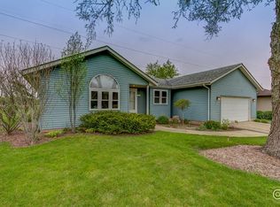 1342 Janet St, Sycamore, IL 60178