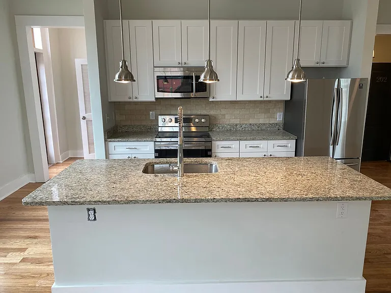 146 E Washington St — Photo 4
