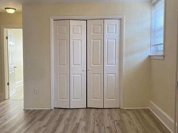5th image of 4734 Richmond St Floor 2