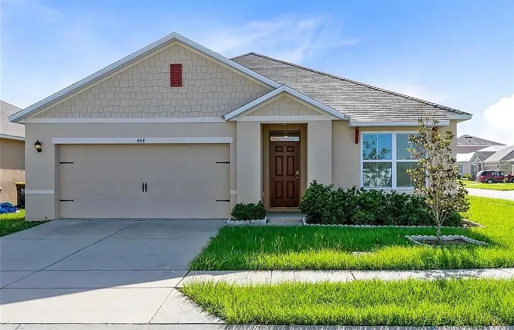 3 bed, 2.0 bath, 1690 sqft, $1,900 — Photo 1