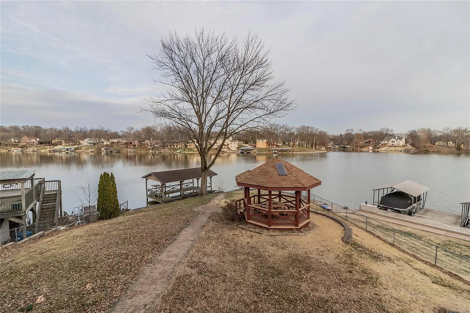 1025 Bermuda Dr photo 1