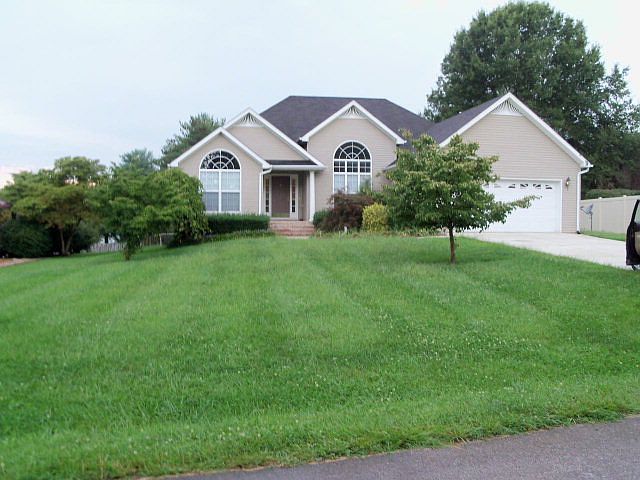 1st image of 1213 Belmont Dr