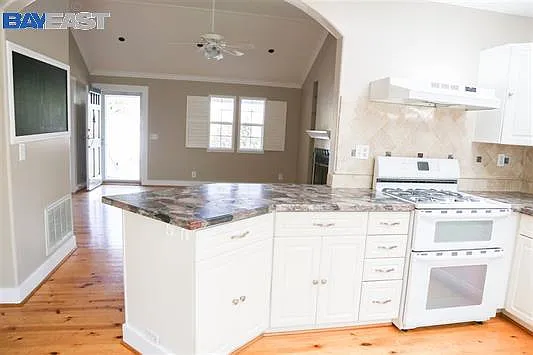 1505 Brooks St — Photo 6