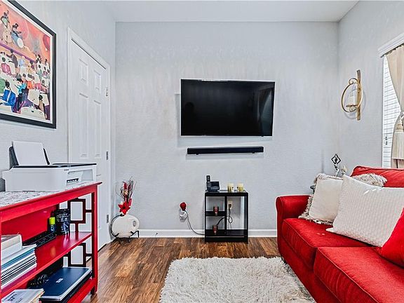 4th image of 3205 Downes St