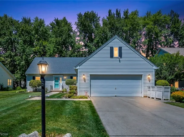 319 Greenwood Ct, Elyria, OH 44035