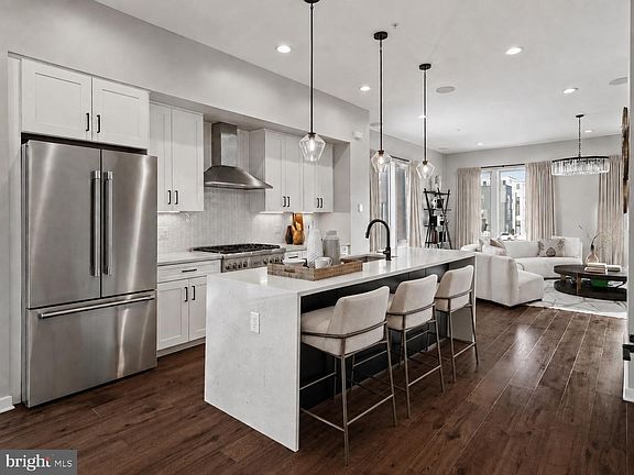 4th image of 3200 Parkview Walk