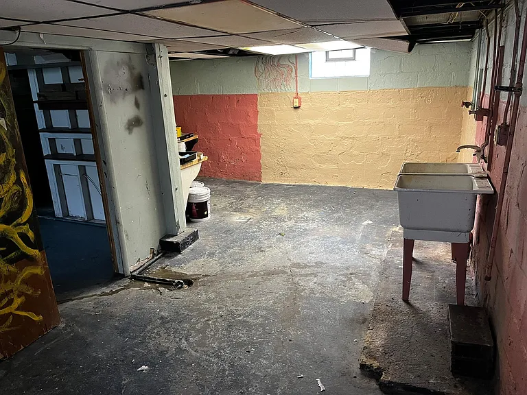 233 Superior St — Photo 30
