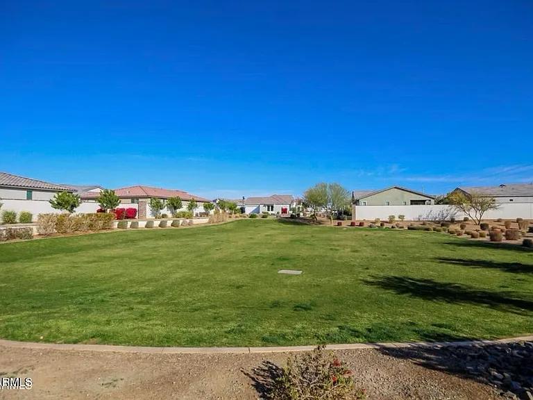 11353 N Luckenbach St — Photo 32
