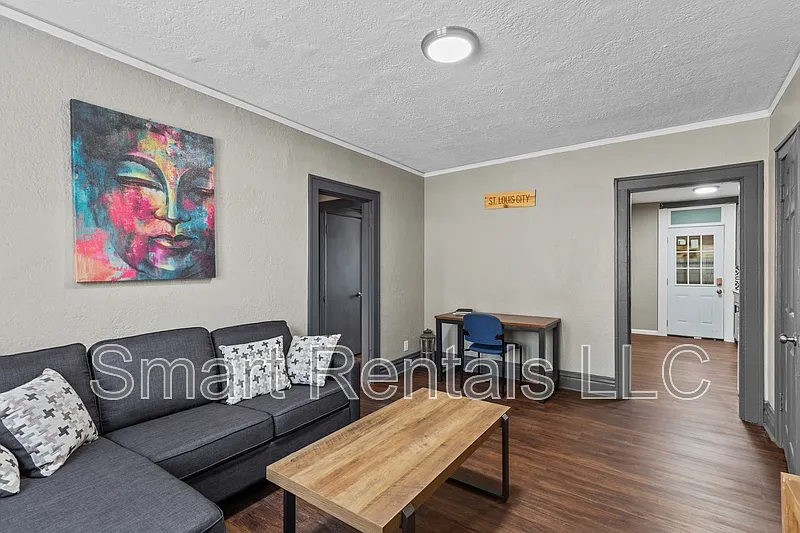 1 bed, 1.0 bath, 700 sqft, $899 — Photo 3