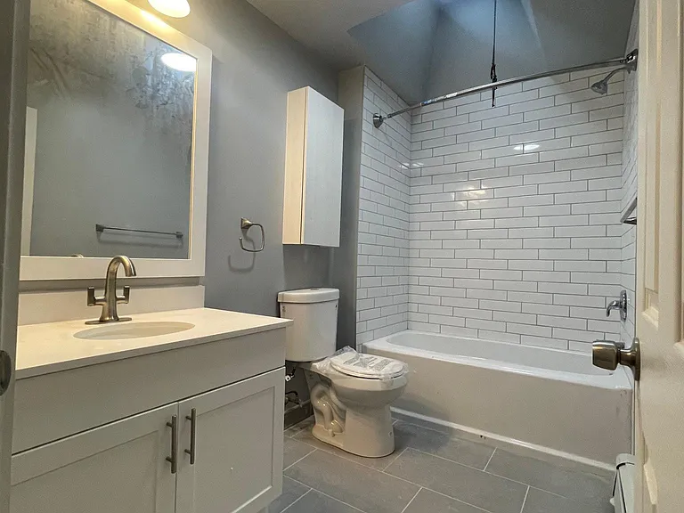 4449 Morris St — Photo 10