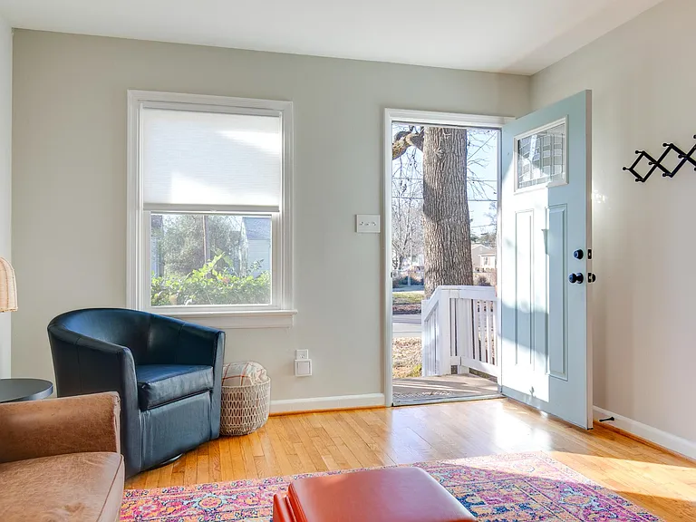 900 Cheatwood Ave — Photo 2
