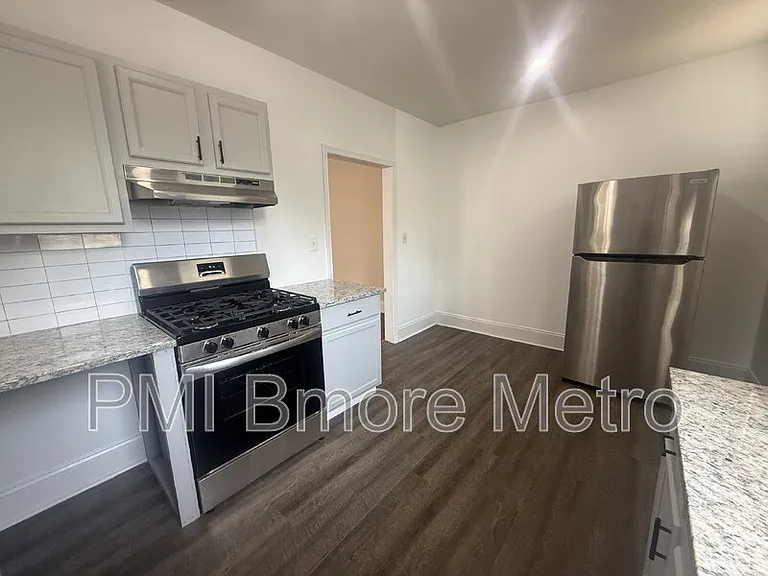 519 E Cold Spring Ln — Photo 6