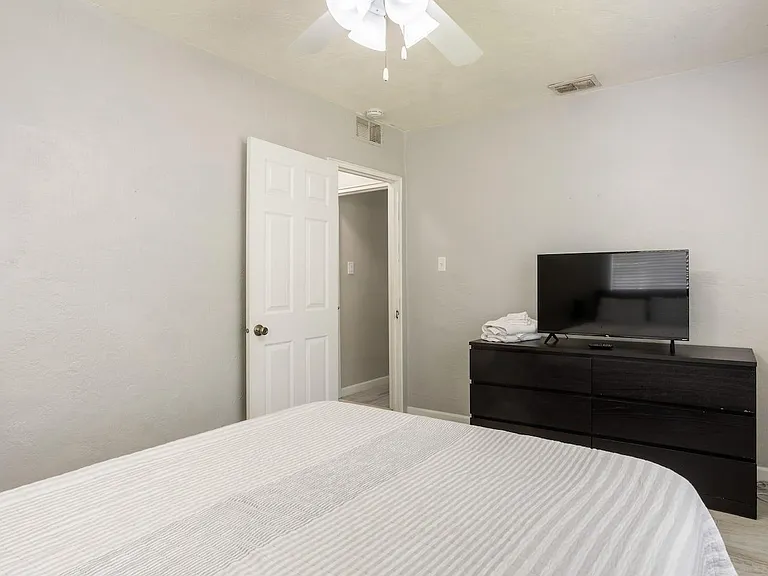 2109 W Cordelia St — Photo 10
