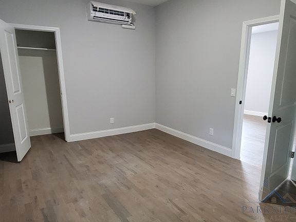 4th image of 131 Monticello Ave #2D