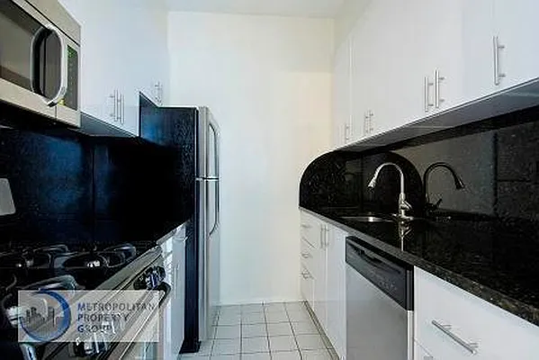 Rented by Metropolitan Property Group | media 25