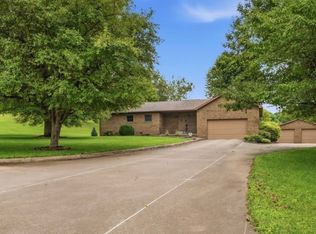 1107 Mill Branch Rd, Belpre, OH 45714