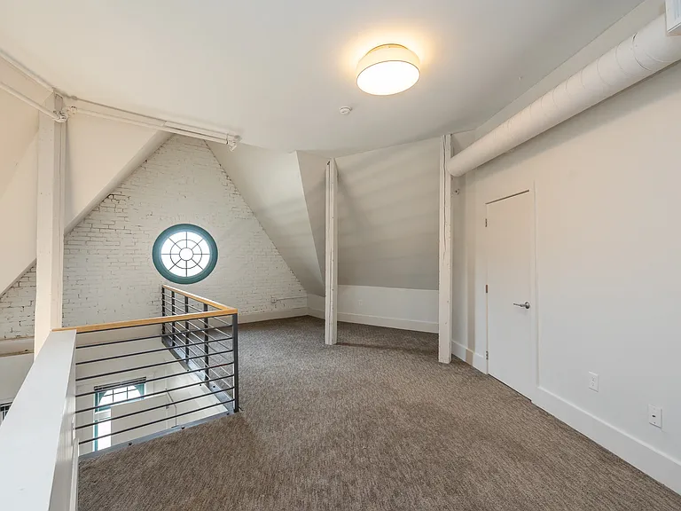 Heyse Apartments — Photo 33